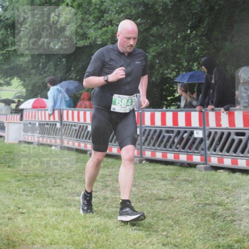 21.06.2025 - 27. Vierlanden-Triathlon KatJ http://msf.ph/oto/8034396 15.06.2025 13:48:43 Ziel 684, 1149 meine-sportfotos.de