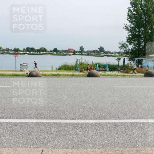21.06.2025 - 27. Vierlanden-Triathlon H.Heesch http://msf.ph/oto/8034397 15.06.2025 11:41:51 Radfahren 701 meine-sportfotos.de