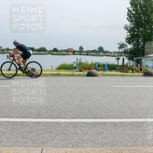 21.06.2025 - 27. Vierlanden-Triathlon H.Heesch http://msf.ph/oto/8034403 15.06.2025 11:41:55 Radfahren 646, 937 meine-sportfotos.de