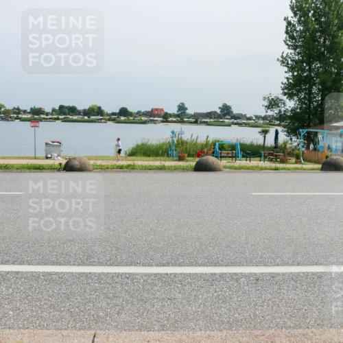21.06.2025 - 27. Vierlanden-Triathlon H.Heesch http://msf.ph/oto/8034411 15.06.2025 11:41:56 Radfahren 646, 937 meine-sportfotos.de