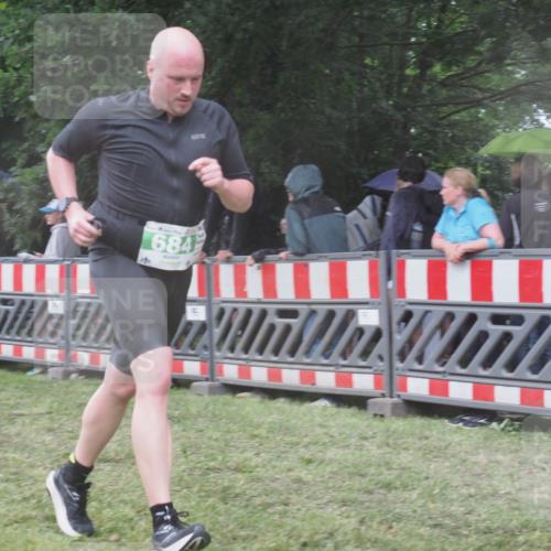21.06.2025 - 27. Vierlanden-Triathlon KatJ http://msf.ph/oto/8034412 15.06.2025 13:48:44 Ziel 684, 1149 meine-sportfotos.de