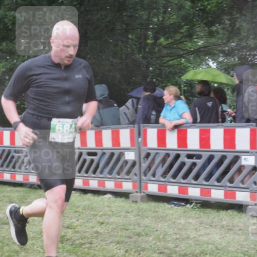 21.06.2025 - 27. Vierlanden-Triathlon KatJ http://msf.ph/oto/8034418 15.06.2025 13:48:44 Ziel 684, 1149 meine-sportfotos.de