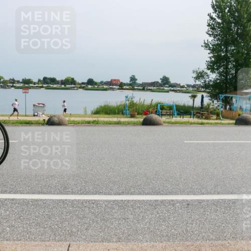 21.06.2025 - 27. Vierlanden-Triathlon H.Heesch http://msf.ph/oto/8034422 15.06.2025 11:41:57 Radfahren 646, 937 meine-sportfotos.de