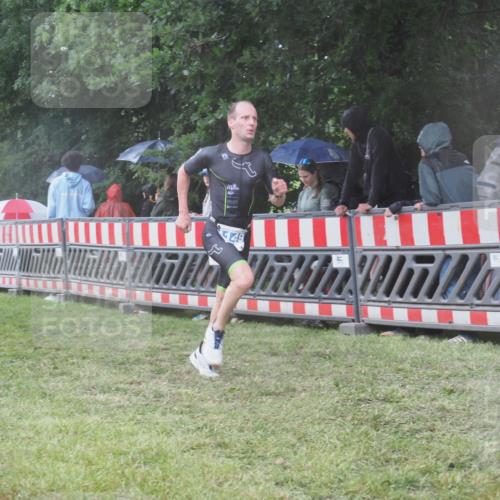 21.06.2025 - 27. Vierlanden-Triathlon KatJ http://msf.ph/oto/8034428 15.06.2025 13:48:46 Ziel 684, 1149 meine-sportfotos.de