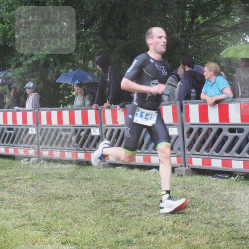 21.06.2025 - 27. Vierlanden-Triathlon KatJ http://msf.ph/oto/8034449 15.06.2025 13:48:47 Ziel 1149 meine-sportfotos.de