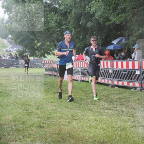 21.06.2025 - 27. Vierlanden-Triathlon KatJ http://msf.ph/oto/8034466 15.06.2025 13:49:01 Ziel 792, 825, 1148 meine-sportfotos.de