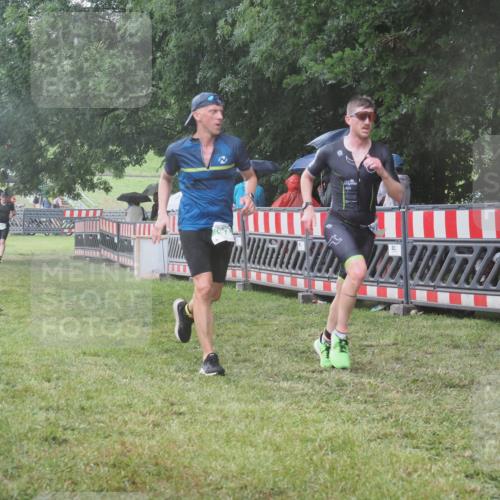 21.06.2025 - 27. Vierlanden-Triathlon KatJ http://msf.ph/oto/8034486 15.06.2025 13:49:02 Ziel 792, 825, 1148 meine-sportfotos.de