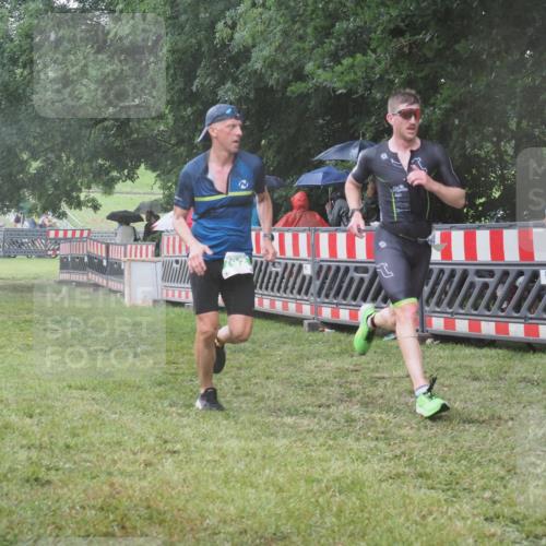 21.06.2025 - 27. Vierlanden-Triathlon KatJ http://msf.ph/oto/8034491 15.06.2025 13:49:02 Ziel 792, 825, 1148 meine-sportfotos.de