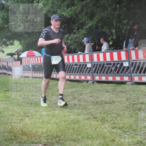21.06.2025 - 27. Vierlanden-Triathlon KatJ http://msf.ph/oto/8034522 15.06.2025 13:49:10 Ziel 231, 825, 924, 1162 meine-sportfotos.de