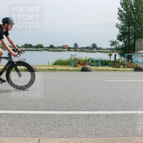 21.06.2025 - 27. Vierlanden-Triathlon H.Heesch http://msf.ph/oto/8034537 15.06.2025 11:42:29 Radfahren 48, 751, 859 meine-sportfotos.de