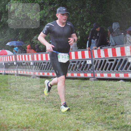 21.06.2025 - 27. Vierlanden-Triathlon KatJ http://msf.ph/oto/8034542 15.06.2025 13:49:10 Ziel 231, 825, 924, 1162 meine-sportfotos.de