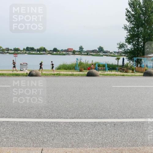 21.06.2025 - 27. Vierlanden-Triathlon H.Heesch http://msf.ph/oto/8034649 15.06.2025 11:42:42 Radfahren 697, 862 meine-sportfotos.de
