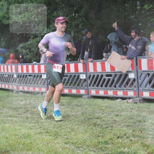 21.06.2025 - 27. Vierlanden-Triathlon KatJ http://msf.ph/oto/8034669 15.06.2025 13:49:24 Ziel 142, 1103, 1137, 1158 meine-sportfotos.de