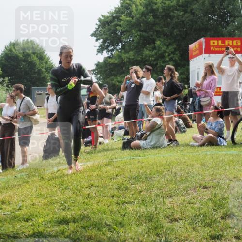 15.06.2025 - 27. Vierlanden-Triathlon KatJ http://msf.ph/oto/8034690 15.06.2025 11:18:54 Schwimmen 885, 916, 939 meine-sportfotos.de