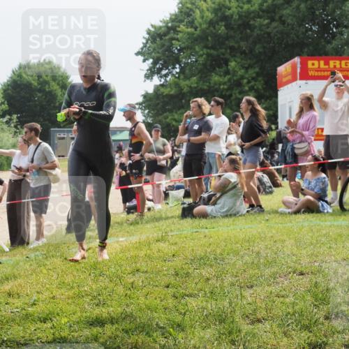 15.06.2025 - 27. Vierlanden-Triathlon KatJ http://msf.ph/oto/8034706 15.06.2025 11:18:54 Schwimmen 885, 916, 939 meine-sportfotos.de
