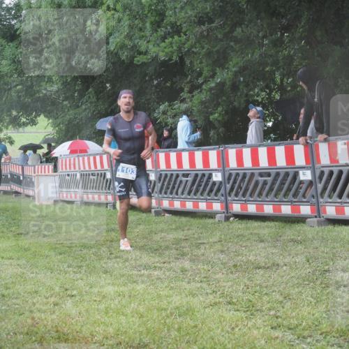 21.06.2025 - 27. Vierlanden-Triathlon KatJ http://msf.ph/oto/8034707 15.06.2025 13:49:31 Ziel 1103, 1137 meine-sportfotos.de
