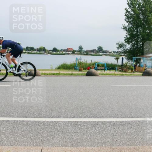 15.06.2025 - 27. Vierlanden-Triathlon H.Heesch http://msf.ph/oto/8034708 15.06.2025 11:42:57 Radfahren 217, 642 meine-sportfotos.de