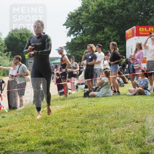 15.06.2025 - 27. Vierlanden-Triathlon KatJ http://msf.ph/oto/8034712 15.06.2025 11:18:54 Schwimmen 885, 916, 939 meine-sportfotos.de