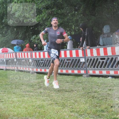 21.06.2025 - 27. Vierlanden-Triathlon KatJ http://msf.ph/oto/8034725 15.06.2025 13:49:31 Ziel 1103, 1137 meine-sportfotos.de