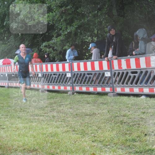 21.06.2025 - 27. Vierlanden-Triathlon KatJ http://msf.ph/oto/8034733 15.06.2025 13:49:32 Ziel 1103, 1137 meine-sportfotos.de