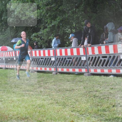 21.06.2025 - 27. Vierlanden-Triathlon KatJ http://msf.ph/oto/8034737 15.06.2025 13:49:33 Ziel 1103, 1137 meine-sportfotos.de