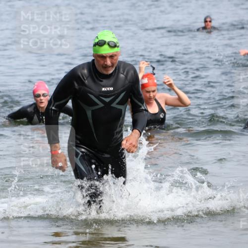 15.06.2025 - 27. Vierlanden-Triathlon Lena Gebhardt http://msf.ph/oto/8034750 15.06.2025 11:20:26 Schwimmen 838, 880, 890, 926, 969 meine-sportfotos.de