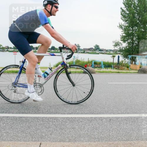 15.06.2025 - 27. Vierlanden-Triathlon H.Heesch http://msf.ph/oto/8034805 15.06.2025 10:43:18 Radfahren 65, 124, 160, 266 meine-sportfotos.de