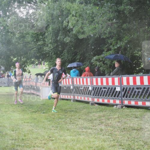 21.06.2025 - 27. Vierlanden-Triathlon KatJ http://msf.ph/oto/8034808 15.06.2025 13:49:48 Ziel 1138, 1146 meine-sportfotos.de