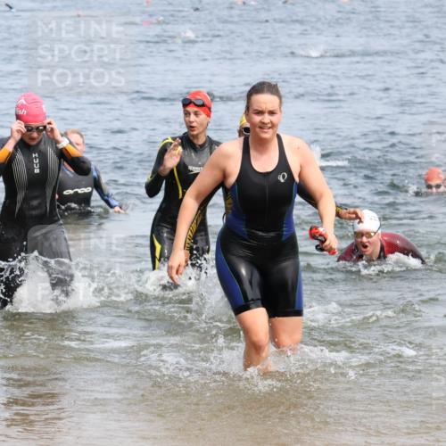 15.06.2025 - 27. Vierlanden-Triathlon Lena Gebhardt http://msf.ph/oto/8034820 15.06.2025 11:20:35 Schwimmen 838, 879, 924, 936, 941, 969, 1400 meine-sportfotos.de