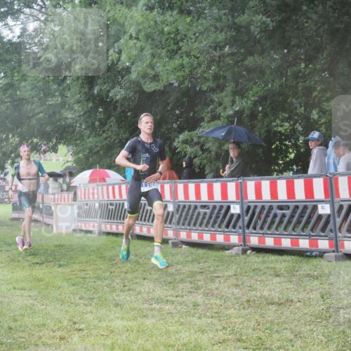 21.06.2025 - 27. Vierlanden-Triathlon KatJ http://msf.ph/oto/8034826 15.06.2025 13:49:49 Ziel 1138, 1146 meine-sportfotos.de