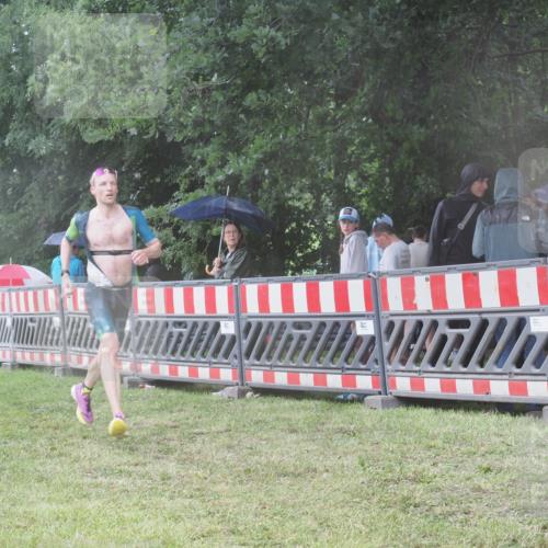 21.06.2025 - 27. Vierlanden-Triathlon KatJ http://msf.ph/oto/8034859 15.06.2025 13:49:50 Ziel 1138, 1146 meine-sportfotos.de
