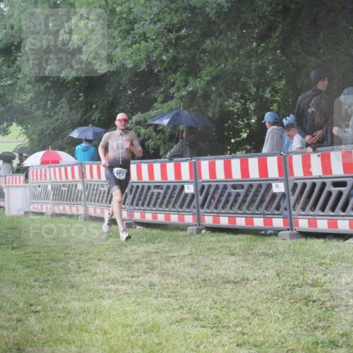 21.06.2025 - 27. Vierlanden-Triathlon KatJ http://msf.ph/oto/8034885 15.06.2025 13:50:05 Ziel 1102, 1126, 1160 meine-sportfotos.de