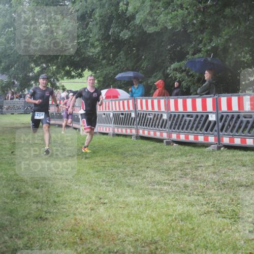 21.06.2025 - 27. Vierlanden-Triathlon KatJ http://msf.ph/oto/8034920 15.06.2025 13:50:07 Ziel 1102, 1126, 1160 meine-sportfotos.de