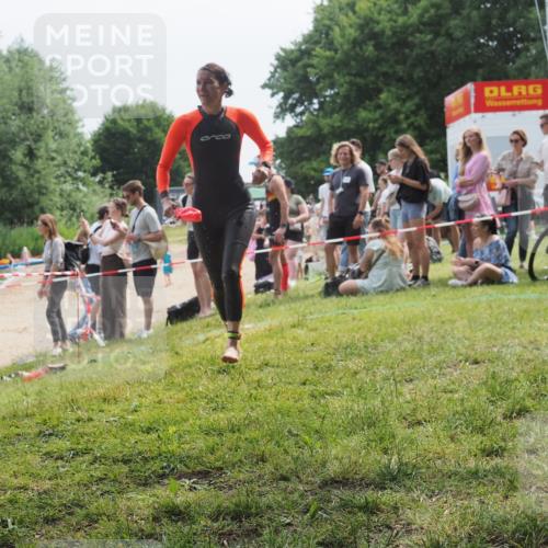 15.06.2025 - 27. Vierlanden-Triathlon KatJ http://msf.ph/oto/8034955 15.06.2025 11:19:24 Schwimmen 878, 901, 923 meine-sportfotos.de