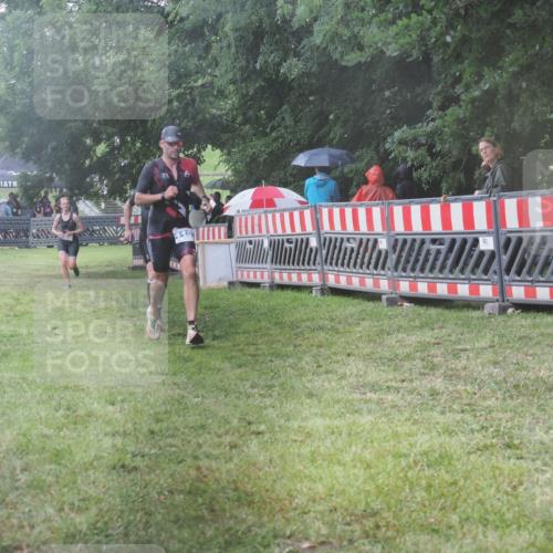 21.06.2025 - 27. Vierlanden-Triathlon KatJ http://msf.ph/oto/8034969 15.06.2025 13:50:28 Ziel 123, 933, 1157 meine-sportfotos.de