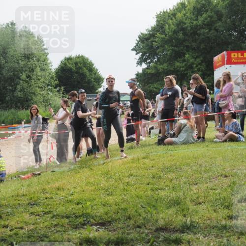 15.06.2025 - 27. Vierlanden-Triathlon KatJ http://msf.ph/oto/8035000 15.06.2025 11:19:28 Schwimmen 875, 878, 901, 923 meine-sportfotos.de