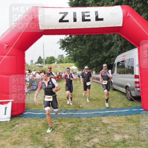 21.06.2025 - 27. Vierlanden-Triathlon MichiJ http://msf.ph/oto/8035009 15.06.2026 12:58:51 Ziel 111, 122, 662, 995, 996, 997, 998, 1010, 1011, 1012, 1013 meine-sportfotos.de