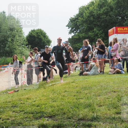 15.06.2025 - 27. Vierlanden-Triathlon KatJ http://msf.ph/oto/8035011 15.06.2025 11:19:28 Schwimmen 875, 878, 901, 923 meine-sportfotos.de