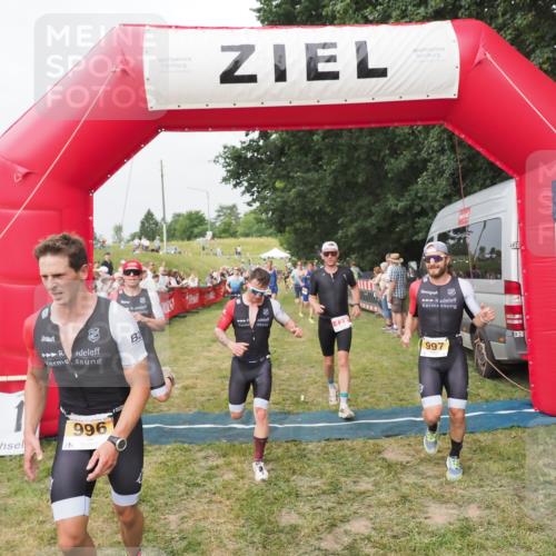 21.06.2025 - 27. Vierlanden-Triathlon MichiJ http://msf.ph/oto/8035035 15.06.2026 12:58:52 Ziel 122, 662, 995, 996, 997, 998, 1010, 1011, 1012, 1013 meine-sportfotos.de