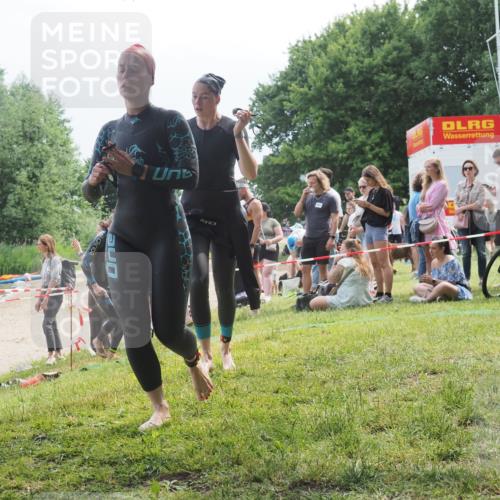 15.06.2025 - 27. Vierlanden-Triathlon KatJ http://msf.ph/oto/8035056 15.06.2025 11:19:30 Schwimmen 875, 878, 895, 901, 923 meine-sportfotos.de