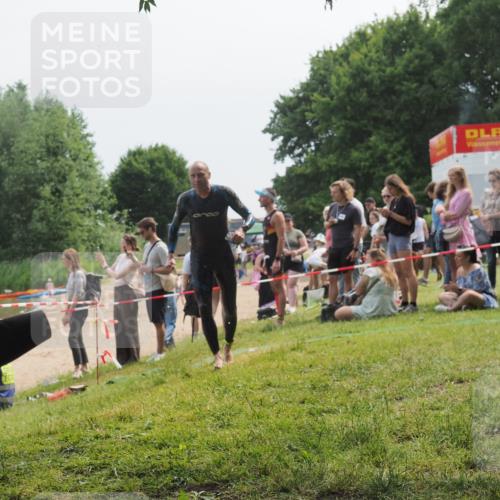 15.06.2025 - 27. Vierlanden-Triathlon KatJ http://msf.ph/oto/8035089 15.06.2025 11:19:32 Schwimmen 875, 878, 895, 923 meine-sportfotos.de