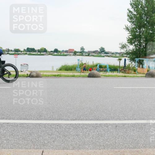 15.06.2025 - 27. Vierlanden-Triathlon H.Heesch http://msf.ph/oto/8035096 15.06.2025 10:44:20 Radfahren 235, 392 meine-sportfotos.de