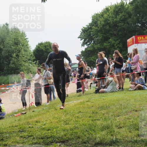 15.06.2025 - 27. Vierlanden-Triathlon KatJ http://msf.ph/oto/8035105 15.06.2025 11:19:32 Schwimmen 875, 878, 895, 923 meine-sportfotos.de