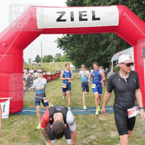 21.06.2025 - 27. Vierlanden-Triathlon MichiJ http://msf.ph/oto/8035108 15.06.2026 12:58:54 Ziel 122, 662, 995, 996, 997, 998, 1010, 1011, 1012, 1013, 1038 meine-sportfotos.de