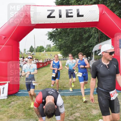 21.06.2025 - 27. Vierlanden-Triathlon MichiJ http://msf.ph/oto/8035113 15.06.2026 12:58:55 Ziel 122, 662, 995, 996, 997, 998, 1010, 1011, 1012, 1013, 1038 meine-sportfotos.de