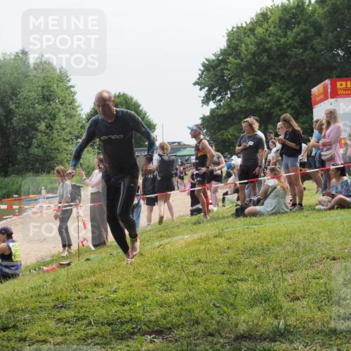 15.06.2025 - 27. Vierlanden-Triathlon KatJ http://msf.ph/oto/8035120 15.06.2025 11:19:33 Schwimmen 875, 878, 895, 923 meine-sportfotos.de
