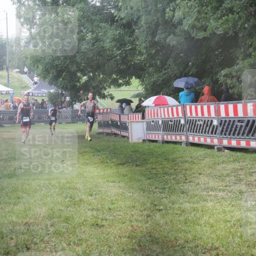 21.06.2025 - 27. Vierlanden-Triathlon KatJ http://msf.ph/oto/8035123 15.06.2025 13:50:48 Ziel 1098, 1108, 1120, 1132, 1134, 1136 meine-sportfotos.de