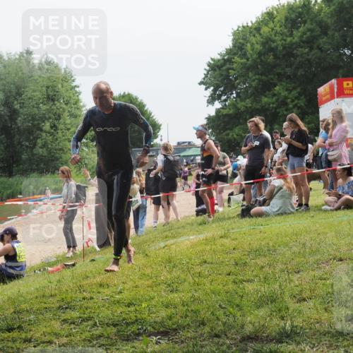 15.06.2025 - 27. Vierlanden-Triathlon KatJ http://msf.ph/oto/8035126 15.06.2025 11:19:33 Schwimmen 875, 878, 895, 923 meine-sportfotos.de