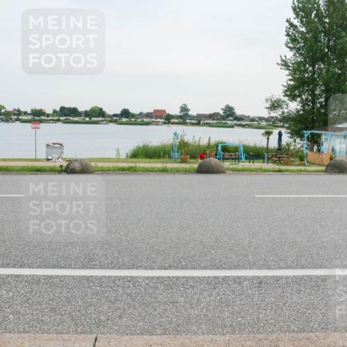15.06.2025 - 27. Vierlanden-Triathlon H.Heesch http://msf.ph/oto/8035128 15.06.2025 10:44:29 Radfahren 126, 237, 384, 388, 464 meine-sportfotos.de