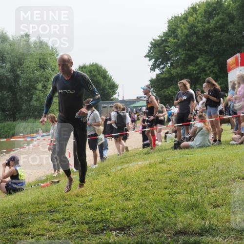 15.06.2025 - 27. Vierlanden-Triathlon KatJ http://msf.ph/oto/8035136 15.06.2025 11:19:33 Schwimmen 875, 878, 895, 923 meine-sportfotos.de